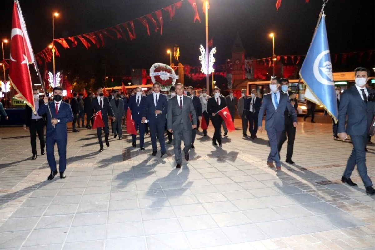 Kayseri Ülkü Ocakları\'ndan 29 Ekim Cumhuriyet Bayramı yürüyüşü