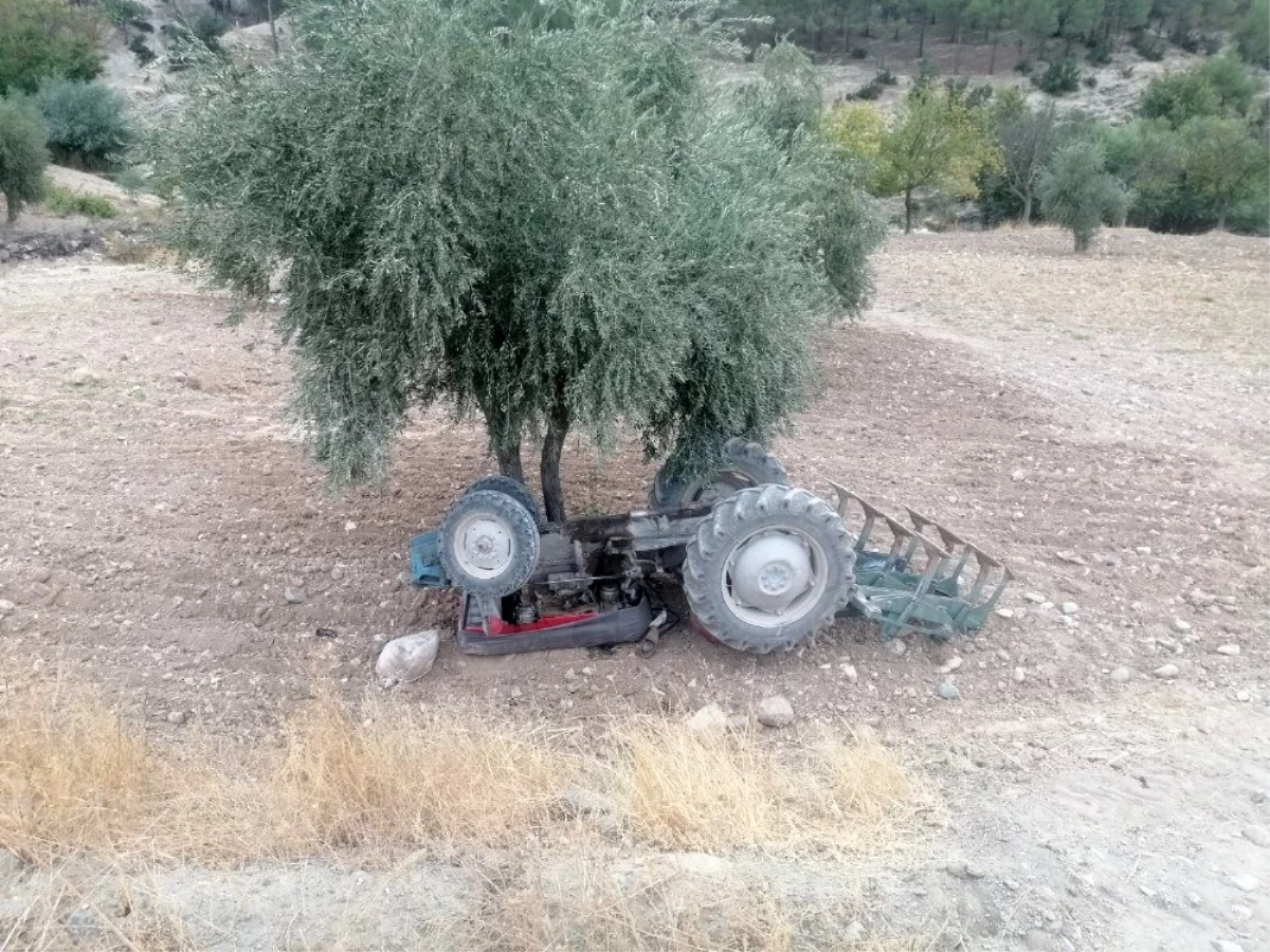 Kilis\'te traktör devrildi: 1 yaralı