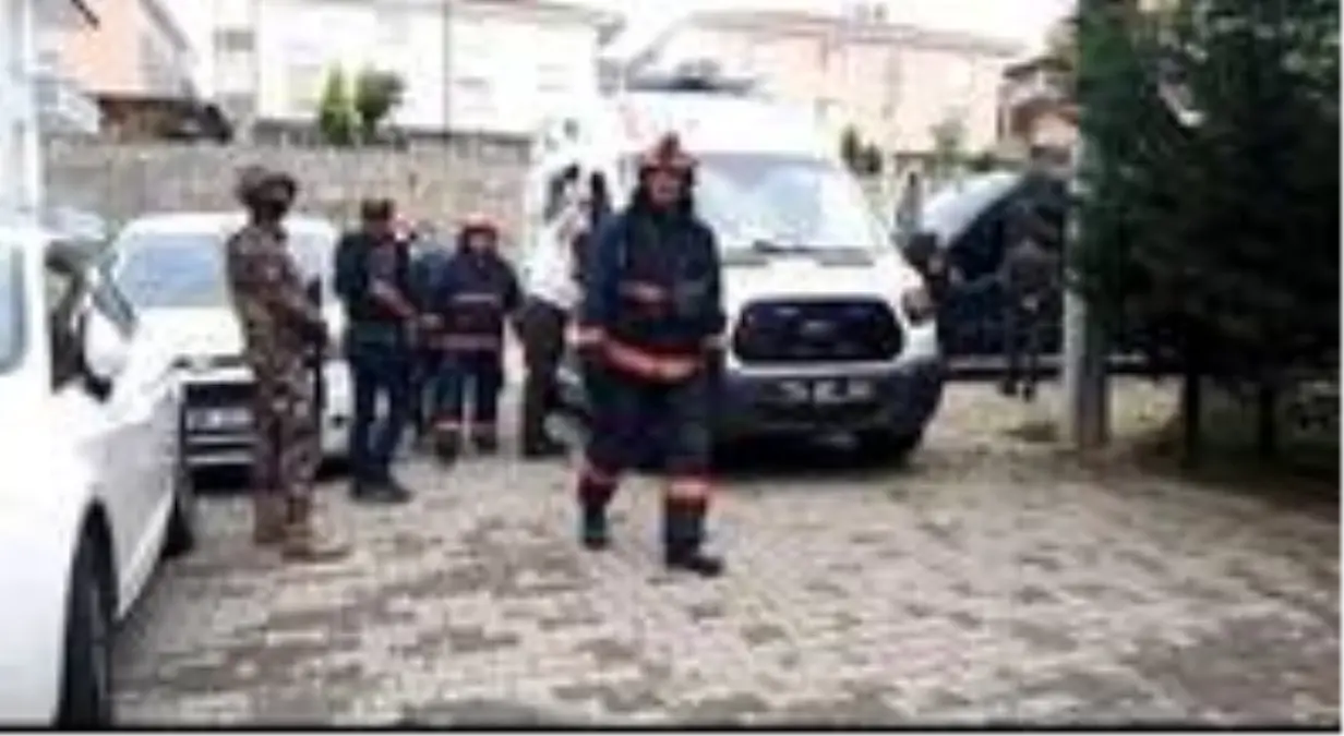 Sakarya\'da psikolojik sorunları olduğu iddia edilen ve tüfekle ateş eden kişi korku dolu anlar yaşattı