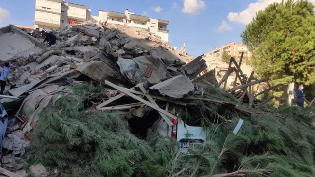 Son Dakika! İzmir Belediye Başkanı Tunç Soyer: 20\'ye yakın binada yıkım ihbarı aldık