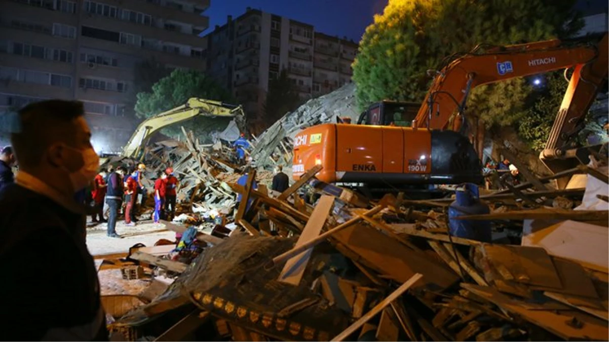 Son Dakika: İzmir\'de meydana gelen 6,6 büyüklüğündeki depremde ölü sayısı 28\'e, yaralı sayısı 885\'e yükseldi