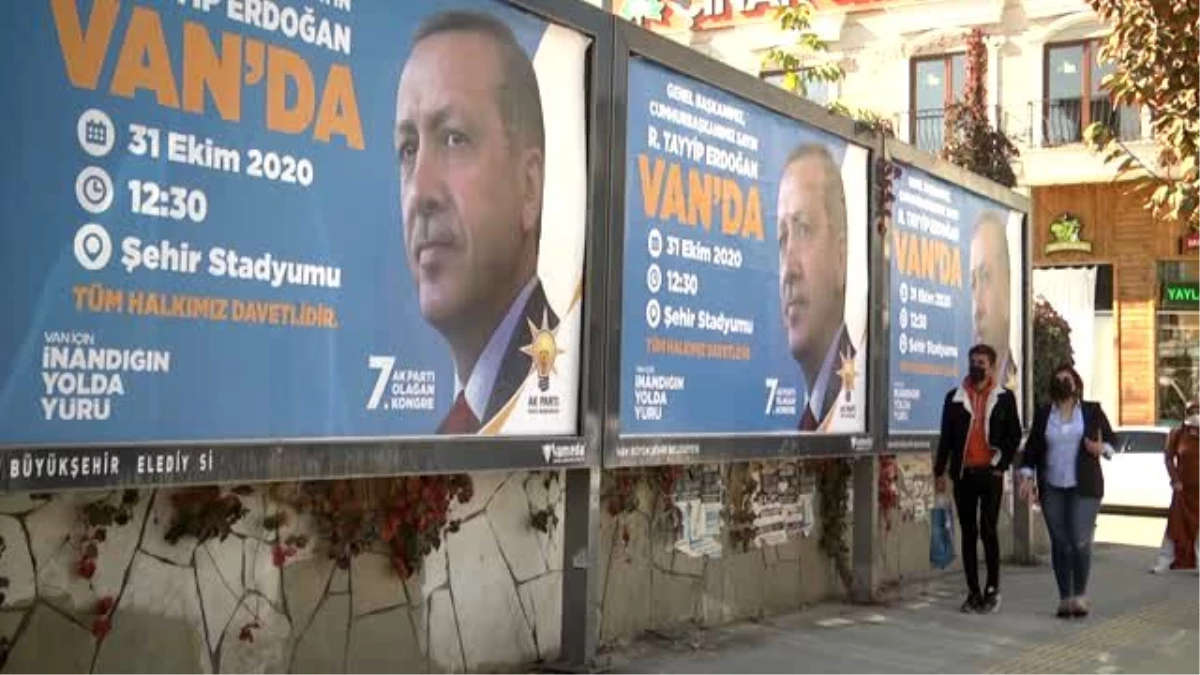 Vanlılar Cumhurbaşkanı Erdoğan\'ı heyecanla bekliyor