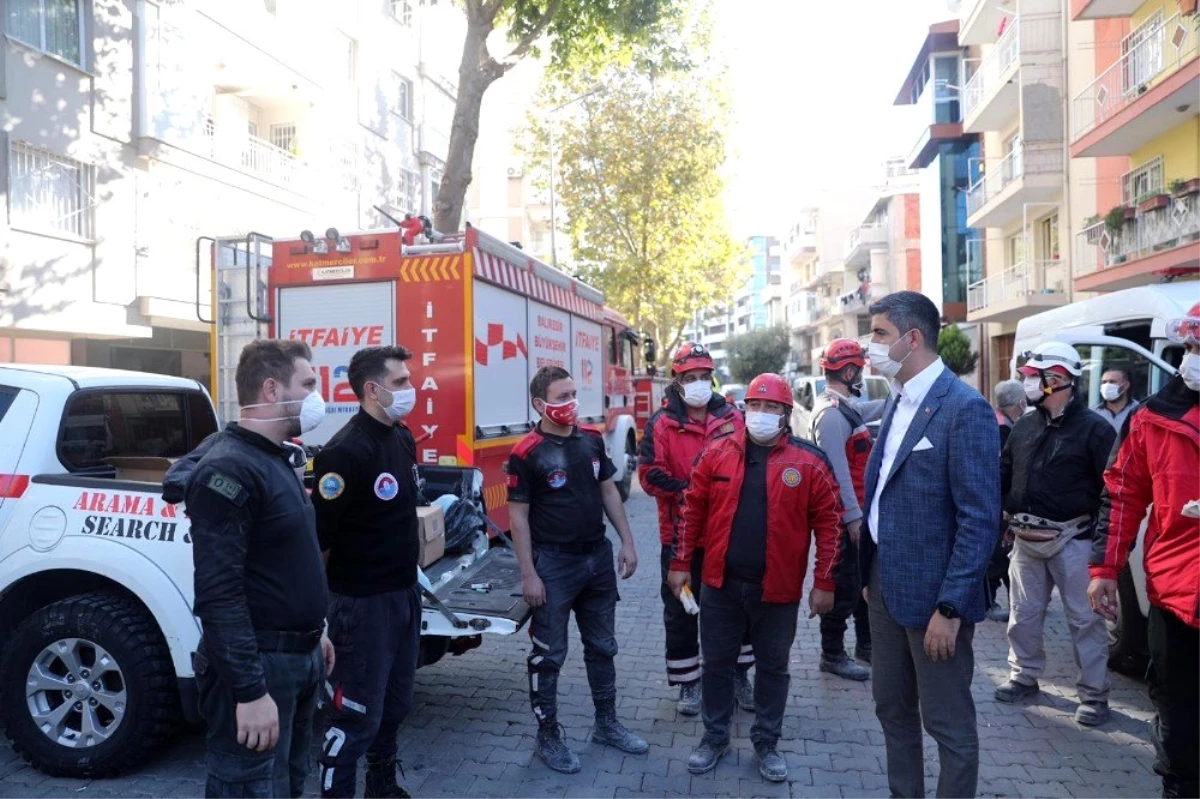 Son dakika haberleri... Başkan Yüksel, İzmir\'de deprem bölgesinde incelemelerde bulundu