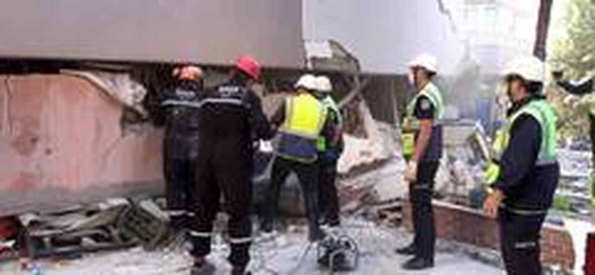 Gönüllü arama kurtarma ekipleri deprem bölgesinde çalışmalara destek veriyor