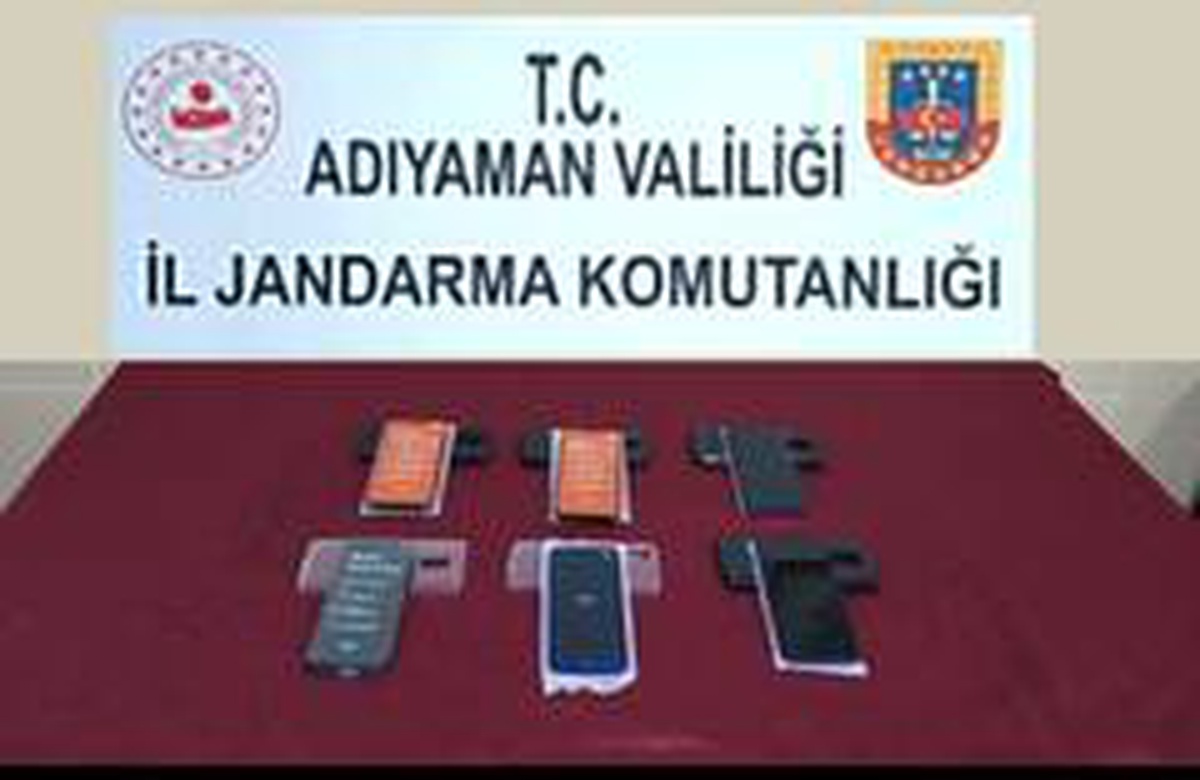 Jandarma kaçak cep telefonu ele geçirdi