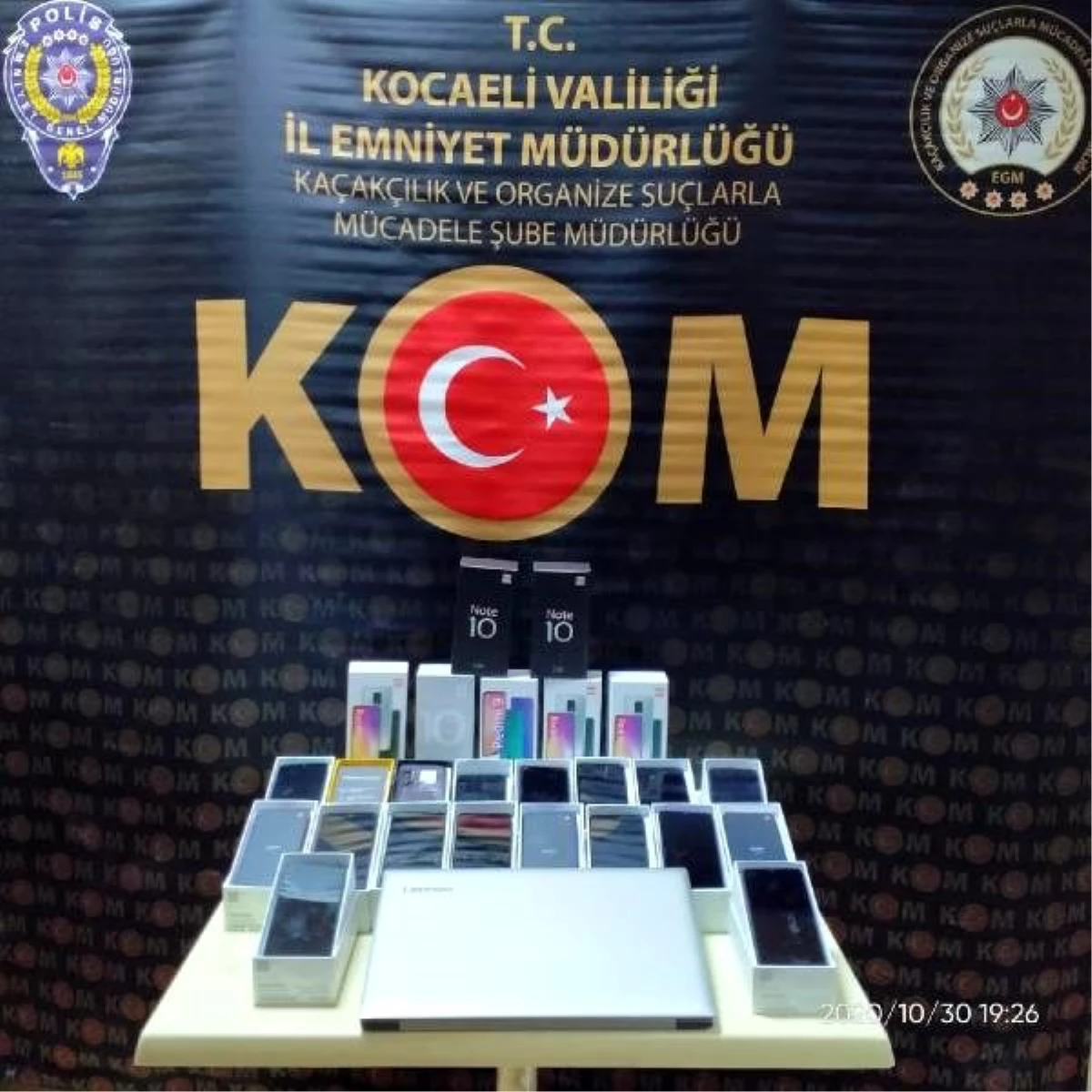 Kocaeli\'de 26 adet gümrük kaçağı cep telefonu ele geçirildi