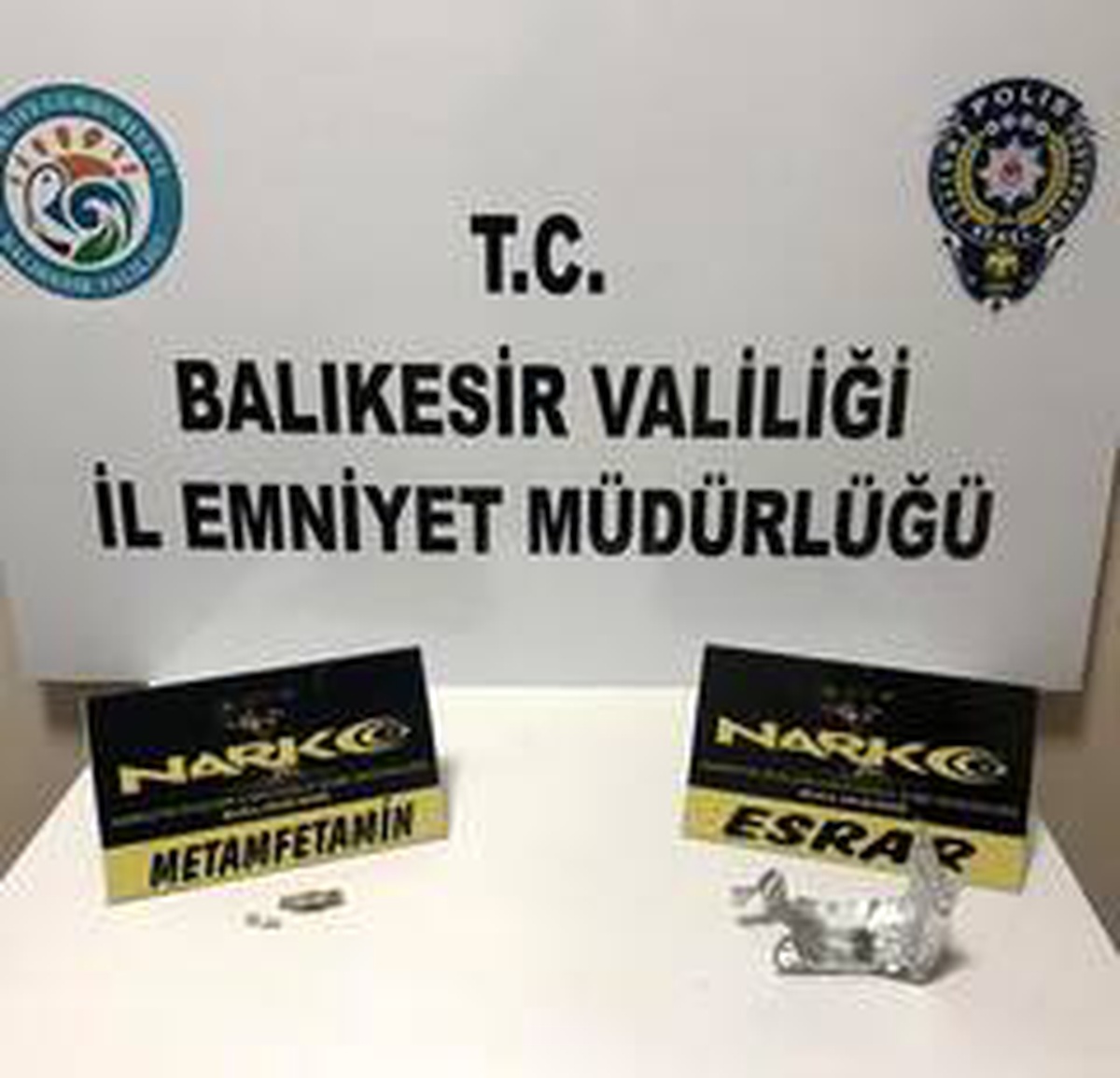 Son dakika haberi: Motosikletli polisleri silah ve uyuşturucu madde ele geçirdi