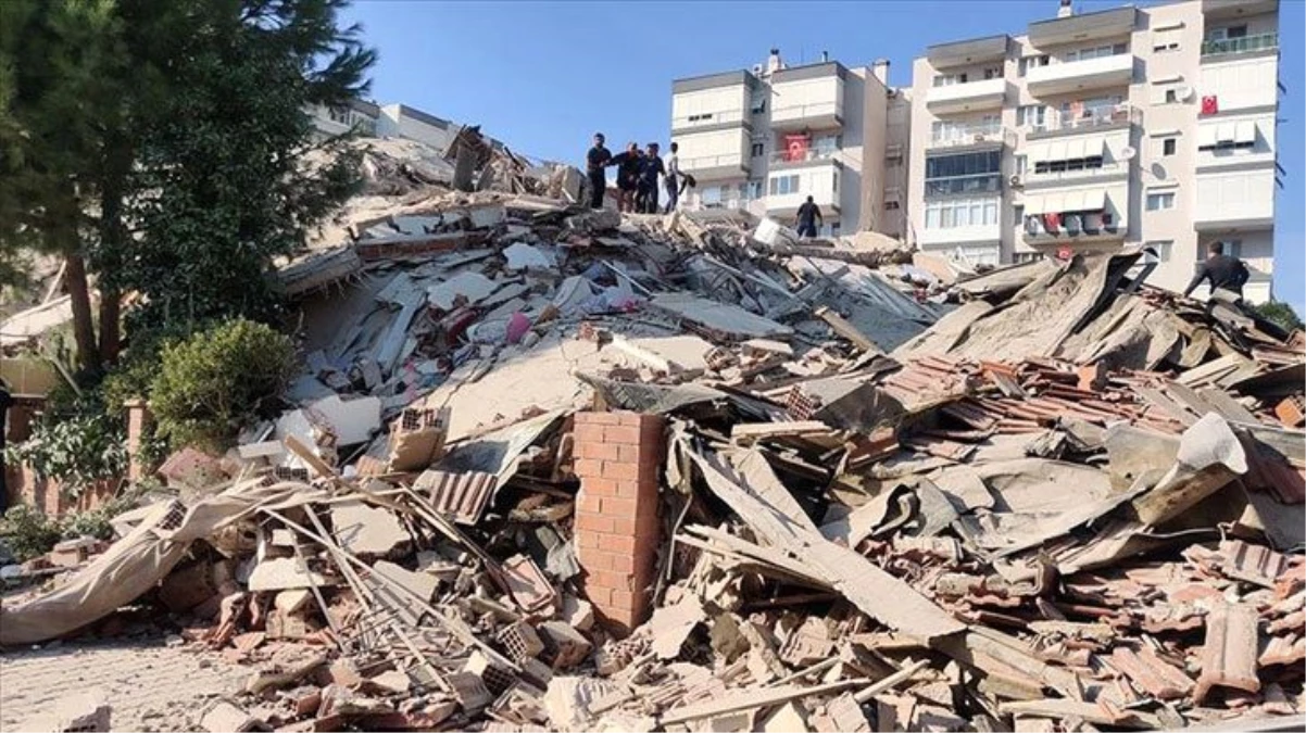 Son Dakika! Depremin vurduğu İzmir\'de eğitime 1 hafta ara verildi