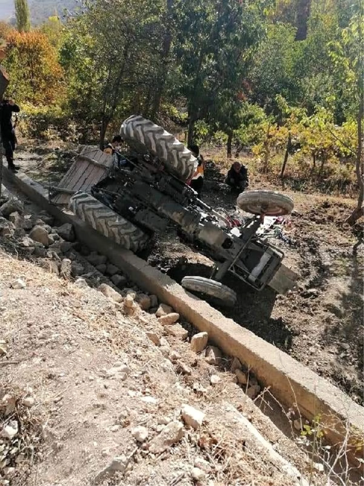 Son dakika haber: Traktör altında kalan çiftçi öldü