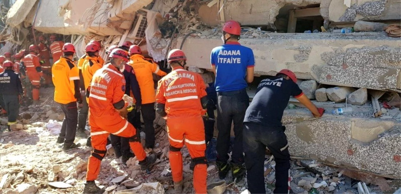 Adana Büyükşehir ekibi İzmir\'de kurtarma çalışmalarına katılıyor