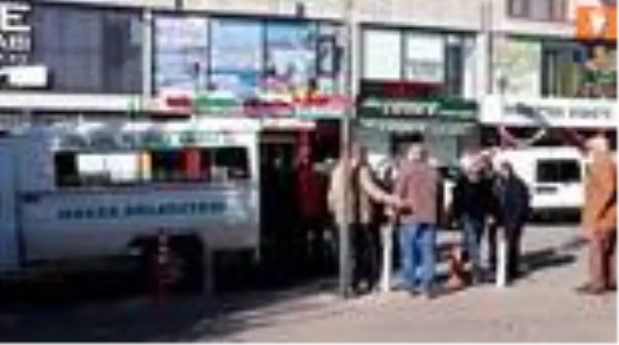 Depremde hayatını kaybeden emekli öğretmen Samsun\'da toprağa verildi