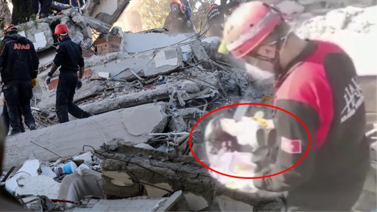 Depremden arda kalan en acı görüntü! Kurtarma çalışmasındaki görevli, bulduğu oyuncak bebeğe bakıp ne yapacağını bilemedi