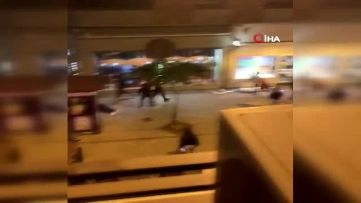 Son dakika haberleri | - İspanya\'da Covid-19 protestoları şiddet olaylarına dönüştü- Protestocular dükkanları yağmaladı, polise taşla saldırdı