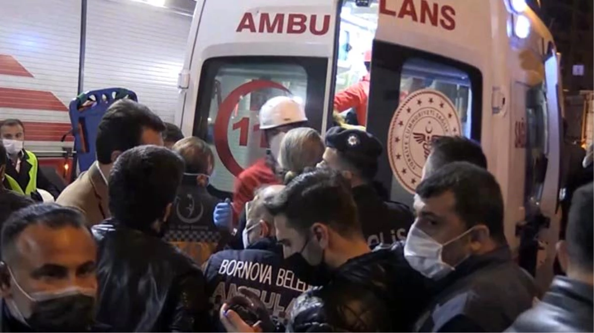 İzmir\'de bir kişi, 33 saat sonra enkaz altından yaralı olarak kurtarıldı