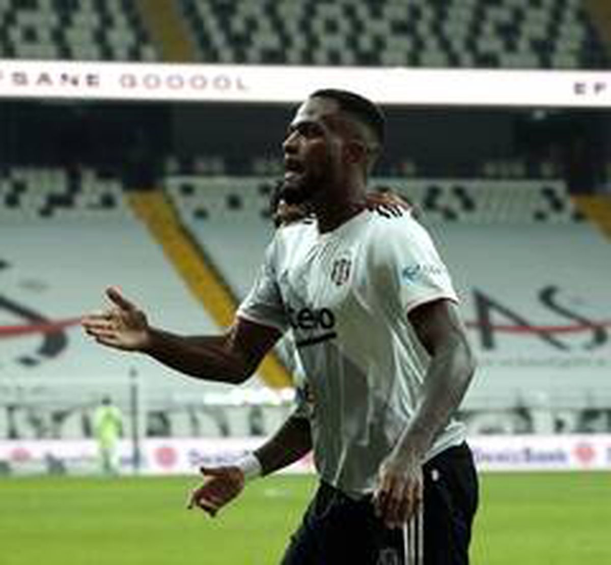Larin yine boş geçmedi
