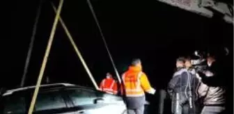 Sahil güvenlik depremden etkilenenlerin yardımına koştu