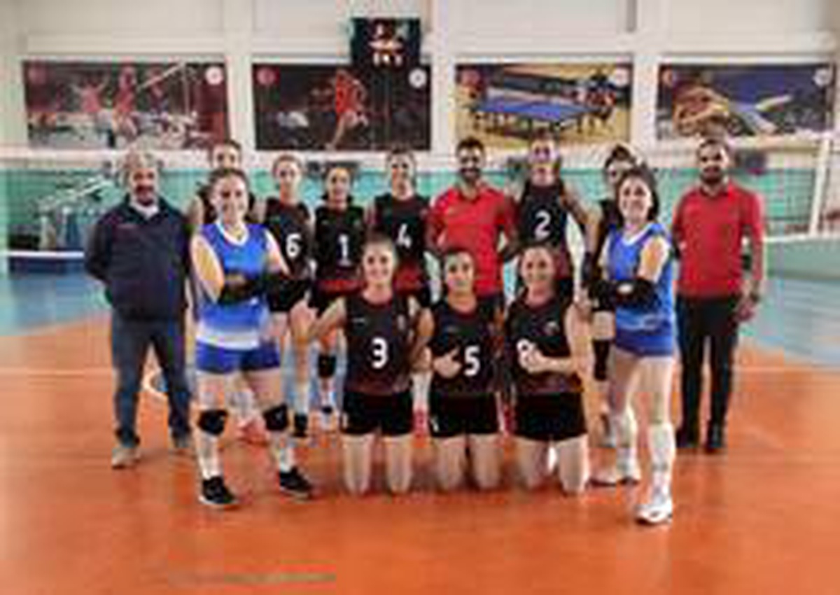 Van Büyükşehir Kadın Voleybol takımı 3\'te 3 yaptı