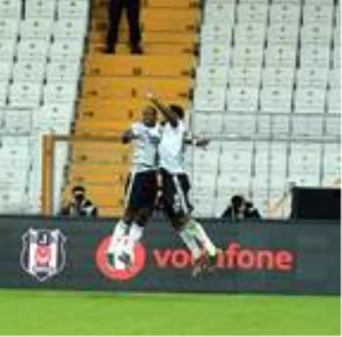 Beşiktaş 2\'de 2 yaparak yükselişe geçti