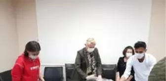 Çeyizlik battaniyesini İzmir'e gönderdi