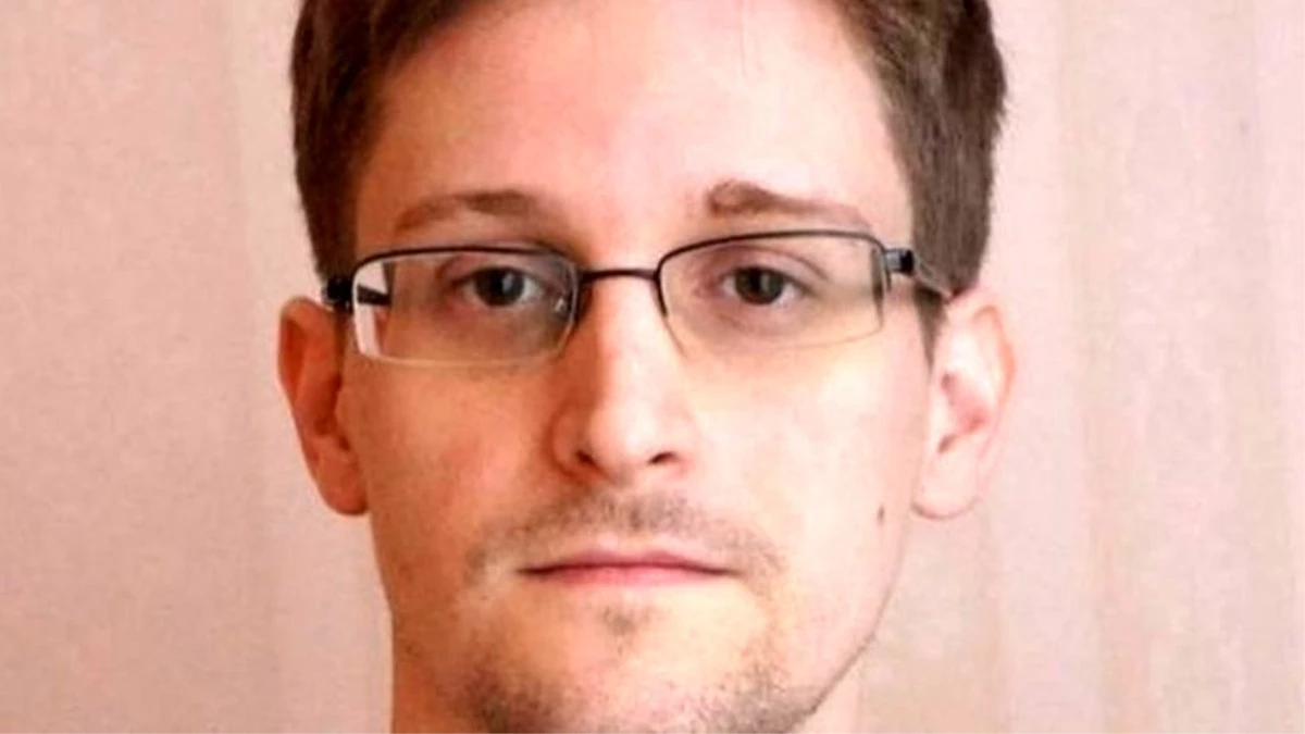 Edward Snowden: ABD\'nin istihbarat bilgilerini sızdıran eski casus ve eşi Rusya vatandaşlığına başvurdu