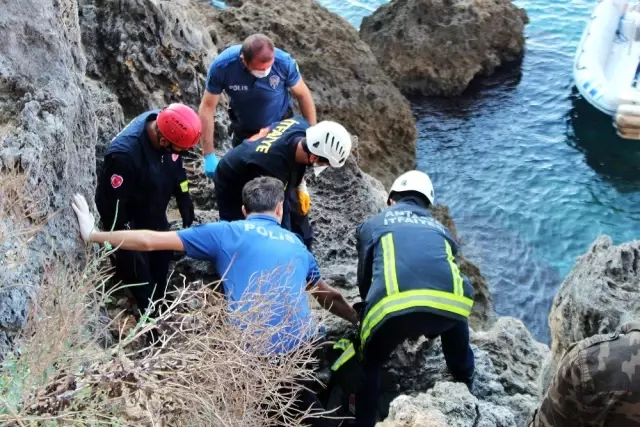 Son dakika! Falezlerde 300 kilogramlık kayanın altında feci ölüm