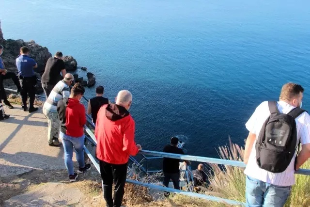 Son dakika! Falezlerde 300 kilogramlık kayanın altında feci ölüm