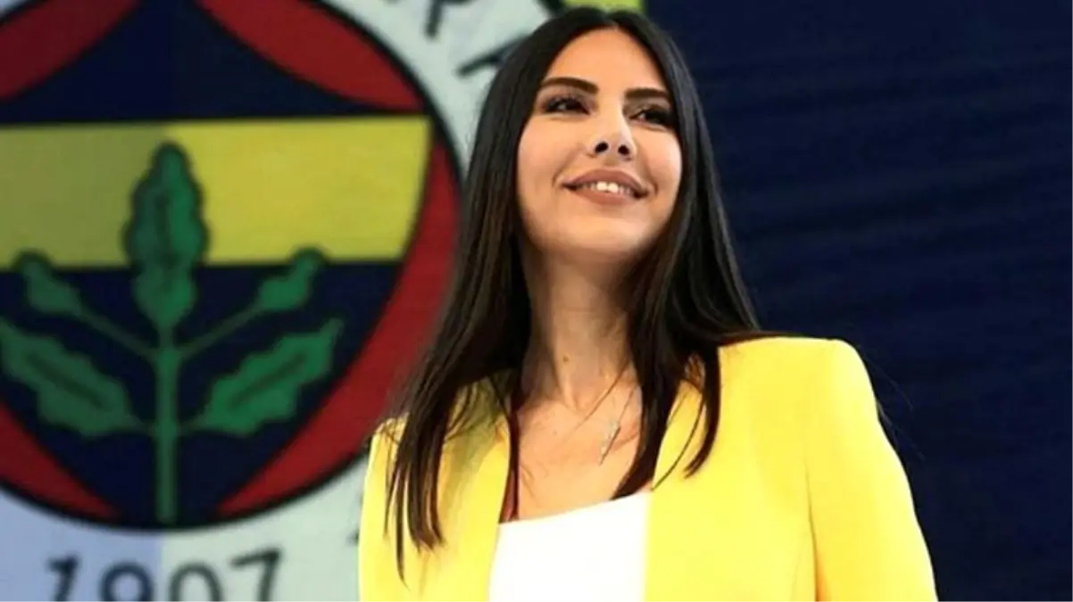 Fenerbahçeli futbolcular, maç öncesi ısınmaya Dilay Kemer\'li tişörtlerle çıktı