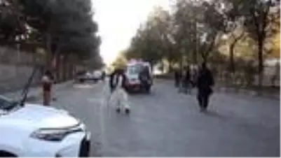 Nimruz Valiliği Sözcüsü Rahmatullah Ömeri ise olayın soruşturulduğunu kaydetti.