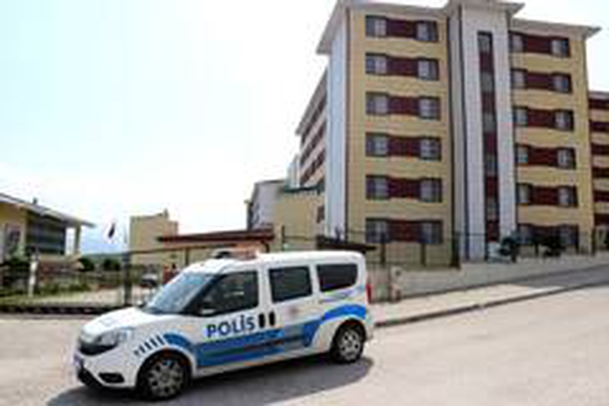 Son dakika! Karantina ihlali yapan 2 kişi dinlenme tesisinde yakalandı