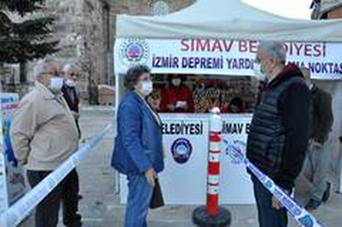 Simav\'da depremzedeler için yardım kampanyası
