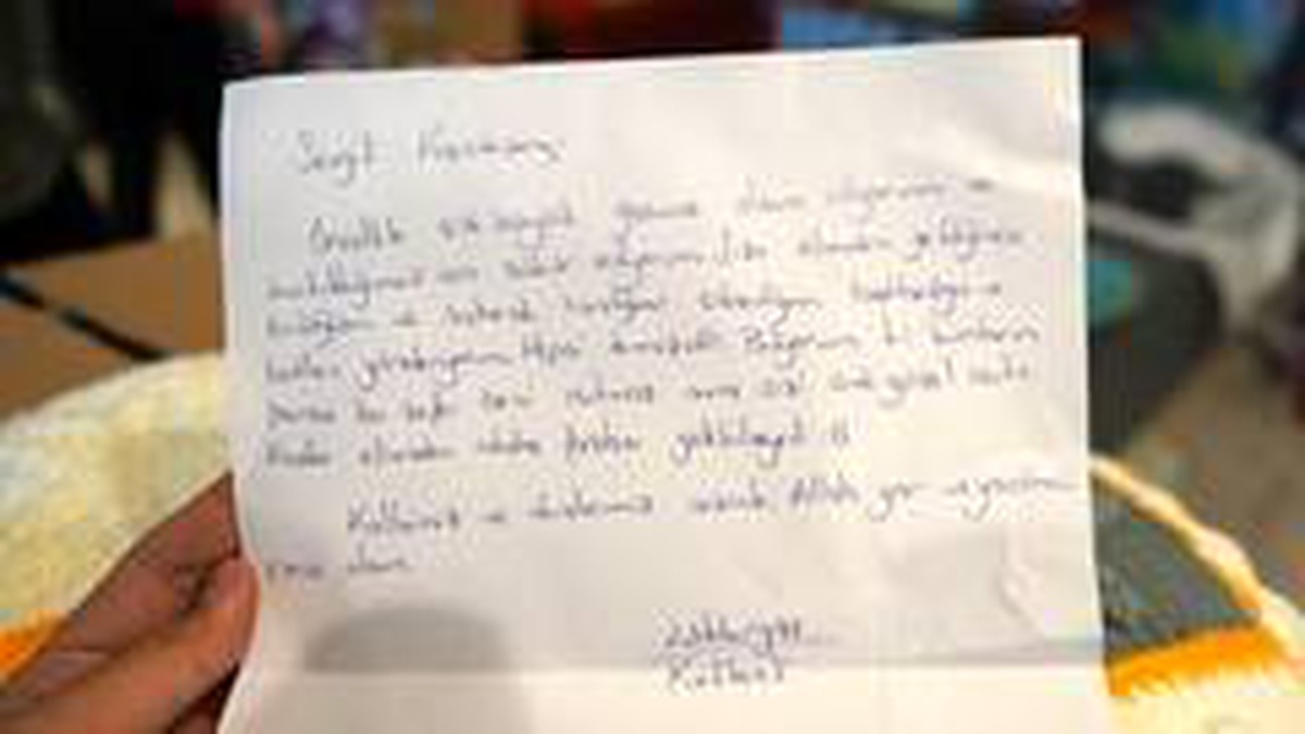 Yardım kolisinden çıkan not ağlattı: "Bunların parası bu sefer beni ısıtmaz ama sizi çok güzel ısıtır"
