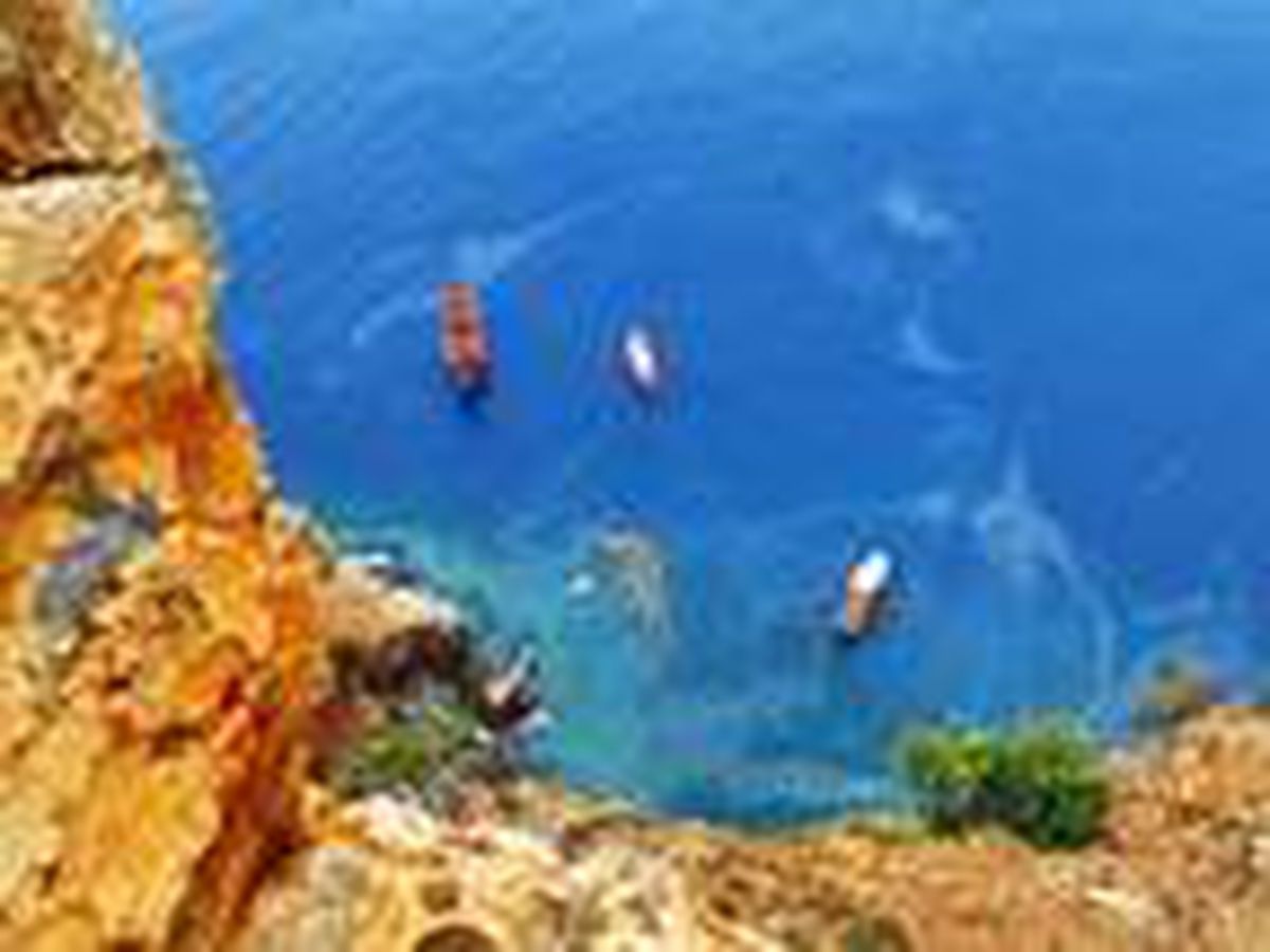Alanya\'da gezinti teknesi battı (1)