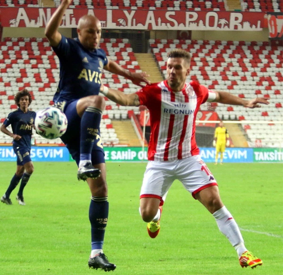 Alman yıldız Podolski\'nin golleri Antalyaspor\'a yetmedi