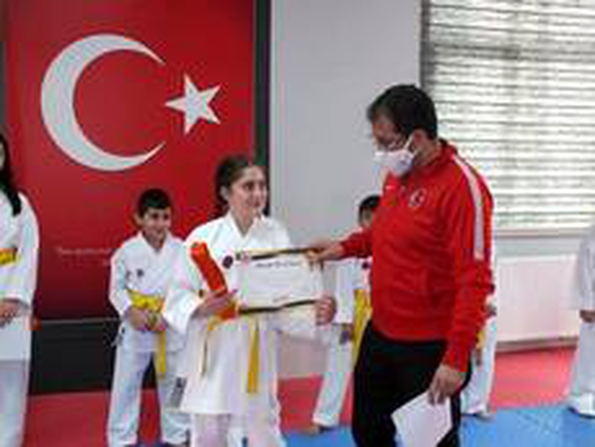 Çelebispor\'da tekmeler kuşak için kalktı