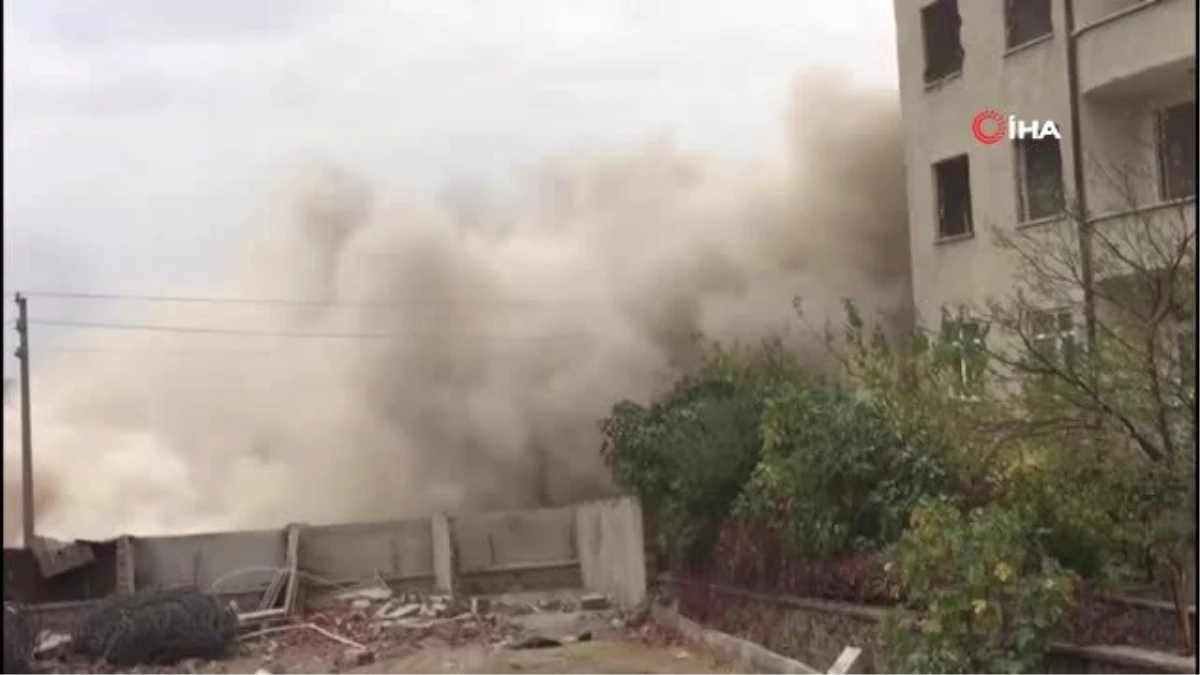 Deprem bölgesi Elazığ\'da binalar böyle yıkıldı