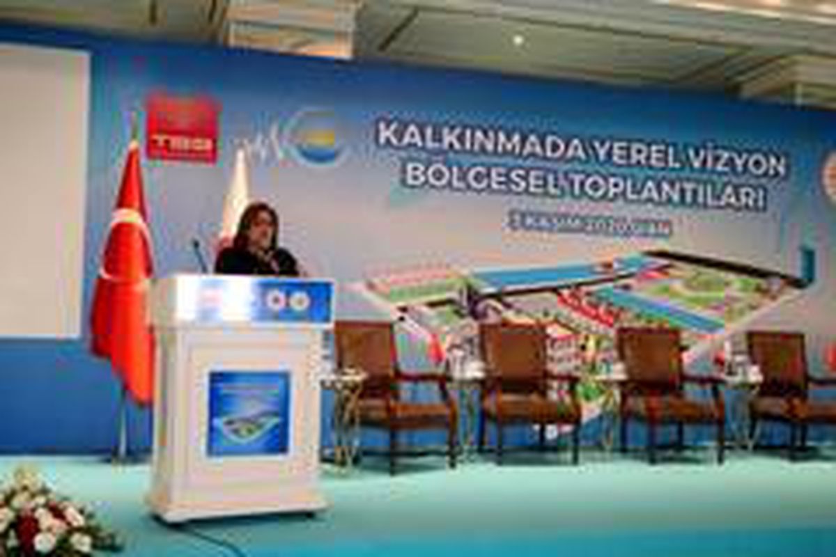 Fatma Şahin Van\'da deprem master planına dikkat çekti
