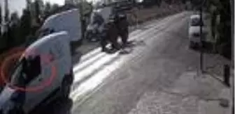 Hafif ticari aracın yayaya çarptığı kaza, güvenlik kamerasında