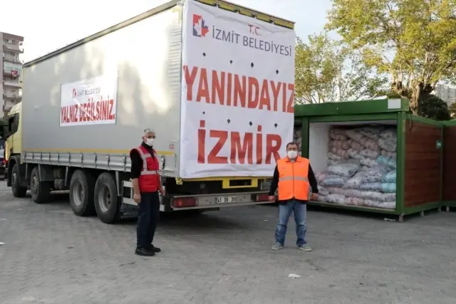 İzmit halkının yardımları İzmir'e ulaştı