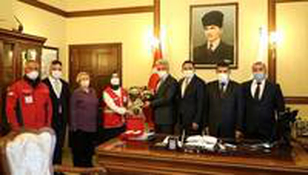 Kızılay\'dan Vali Makas\'a ziyaret
