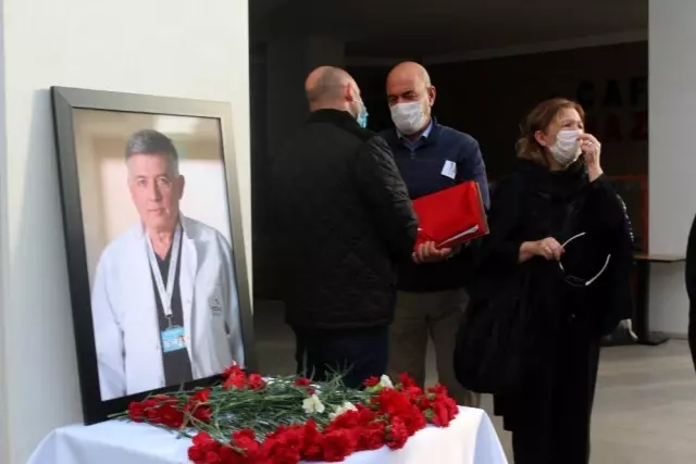 Kocaeli'de korona virüsten ölen doktor son yolculuğuna uğurlandı