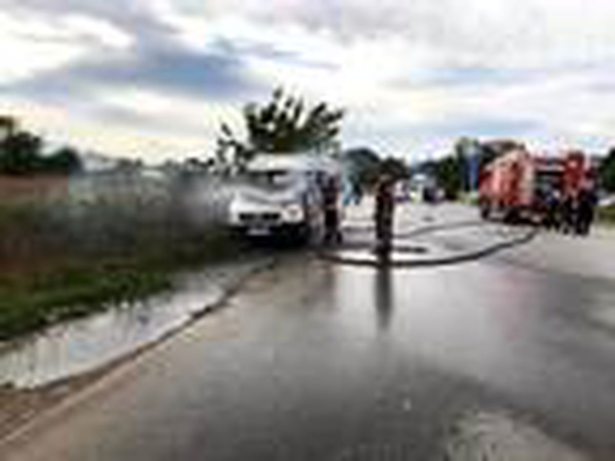 Ortaklarıyla sorun yaşayınca minibüsü ateşe verdi