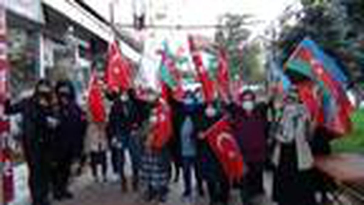Simav\'da yaşayan Azerbaycanlı kadınlardan Ermenistan protestosu