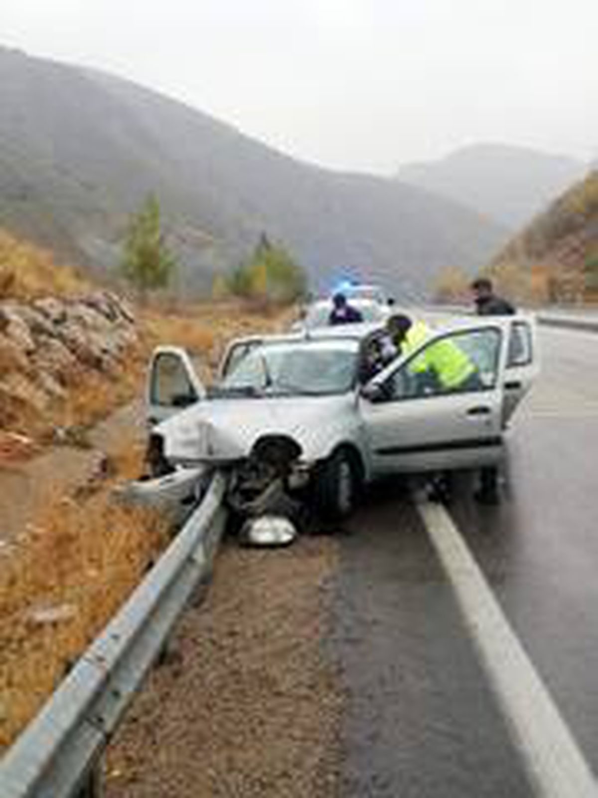 Son dakika 3. sayfa: Tercan\'da trafik kazası: 3 yaralı
