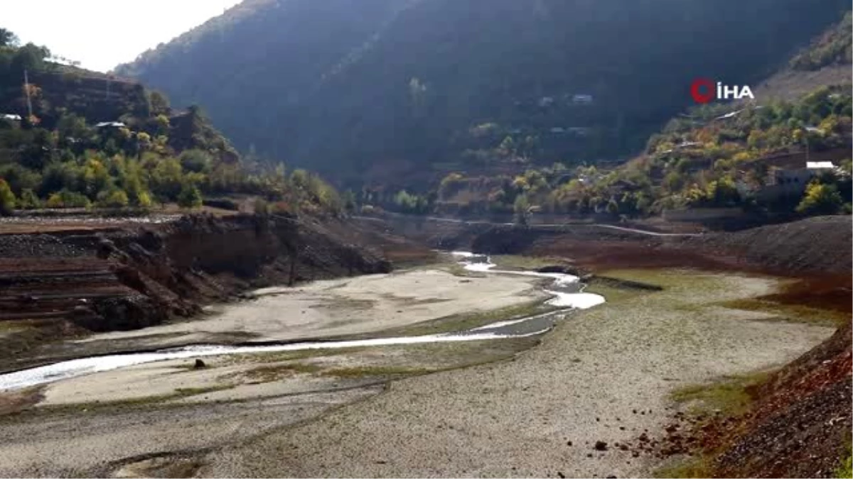 Torul Baraj Gölü\'nde su seviyesi 40 metre çekildi