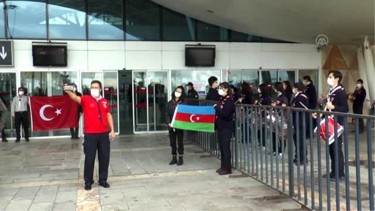 Azerbaycan temsilcisi Karabağ, Sivas\'ta "Çırpınırdı Karadeniz" şarkısıyla karşılandı