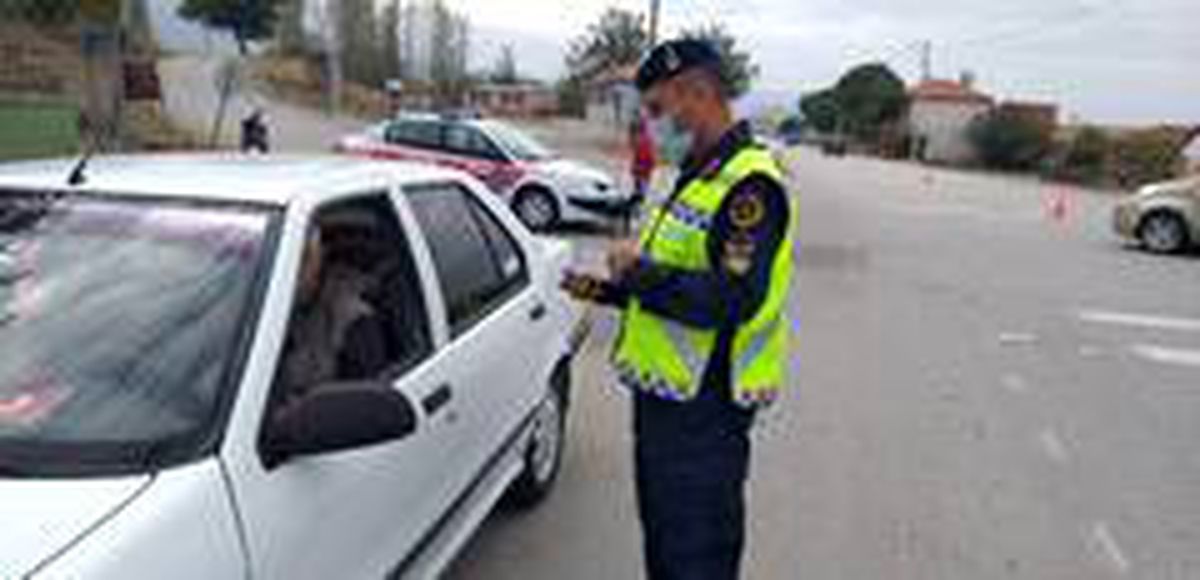 Balıkesir\'de jandarma ekipleri 53 aranan şahsı yakaladı