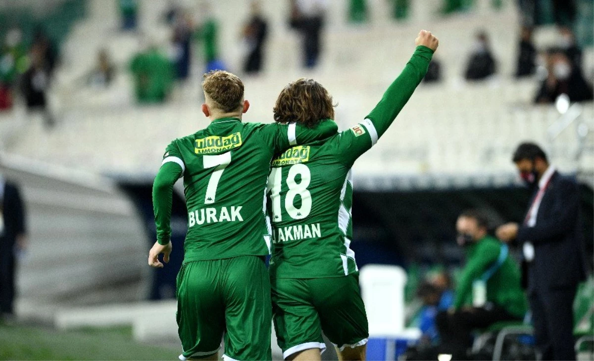 Bursaspor\'un genç futbolcuları Ali Akman ve Burak Kapacak Ümit Milli Takım\'a çağrıldı
