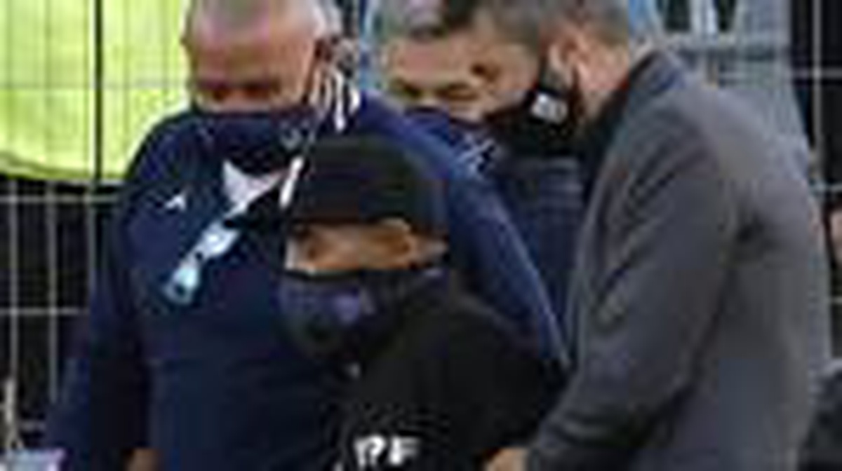 Diego Maradona beyninde oluşan kan pıhtısı nedeniyle ameliyat oldu