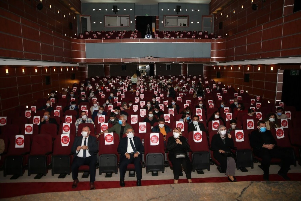Kayseri Devlet Tiyatrosu \'Perde\' dedi