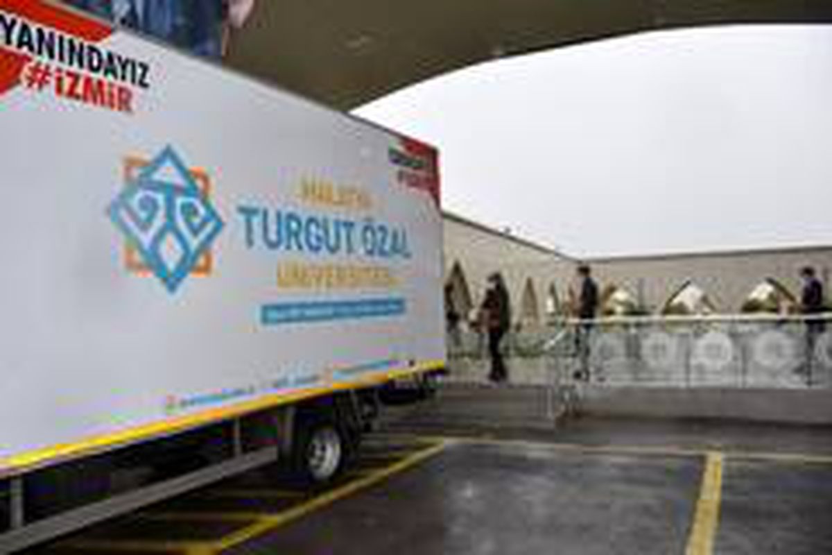 Malatya Turgut Özal Üniversitesinden İzmirli depremzedelere destek